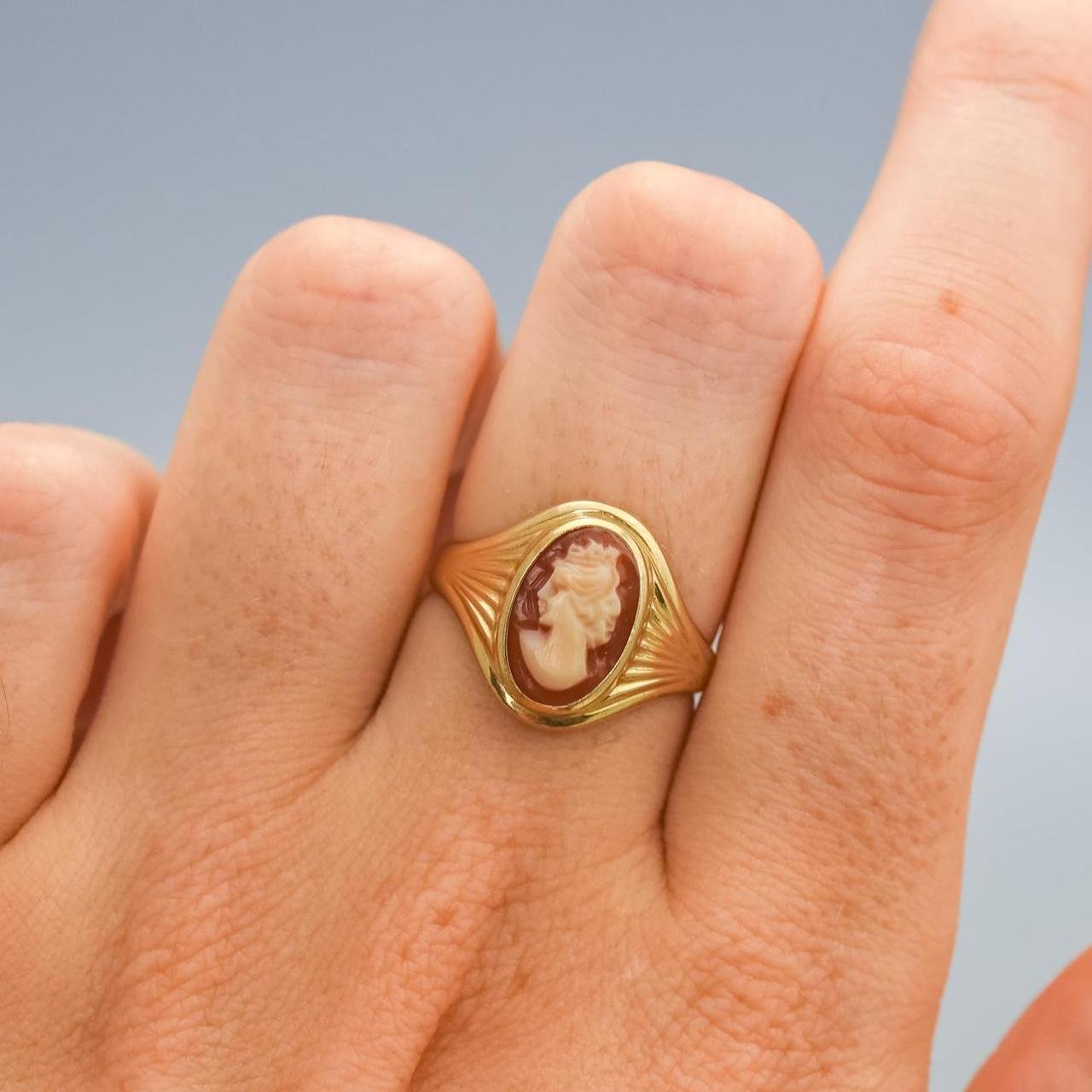 9ct Gold Cameo Ring