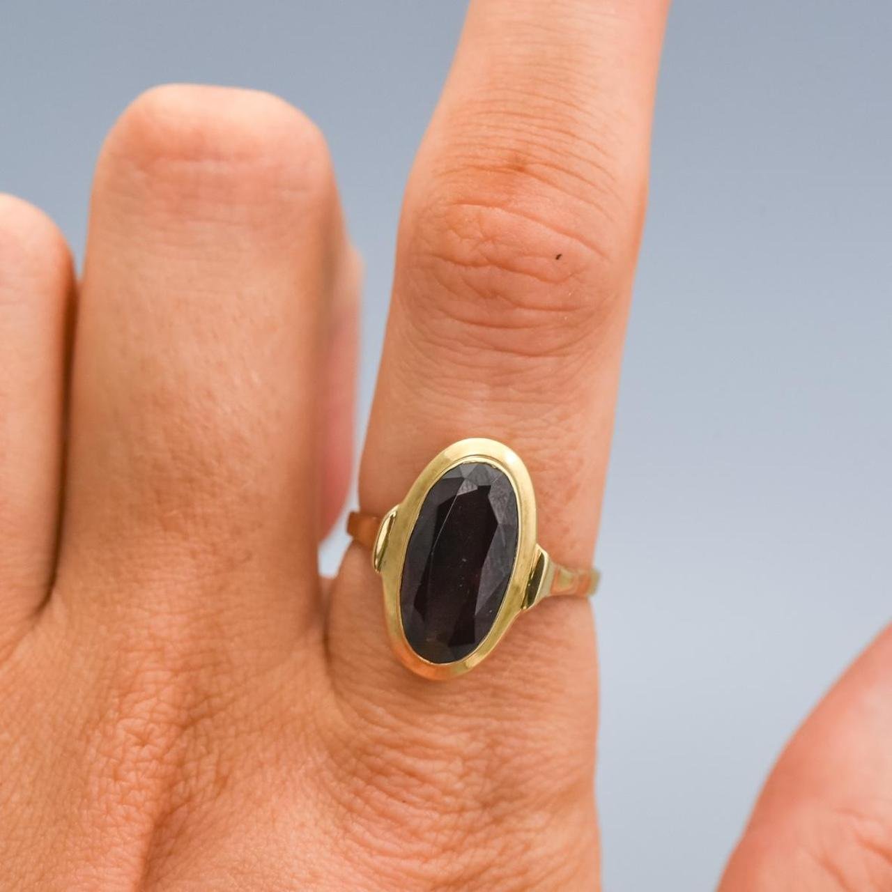 9ct Gold Red Garnet Ring